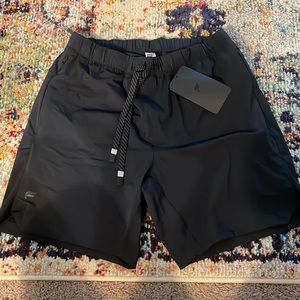 Brand new Fabletics The 7” One Short (Lined)